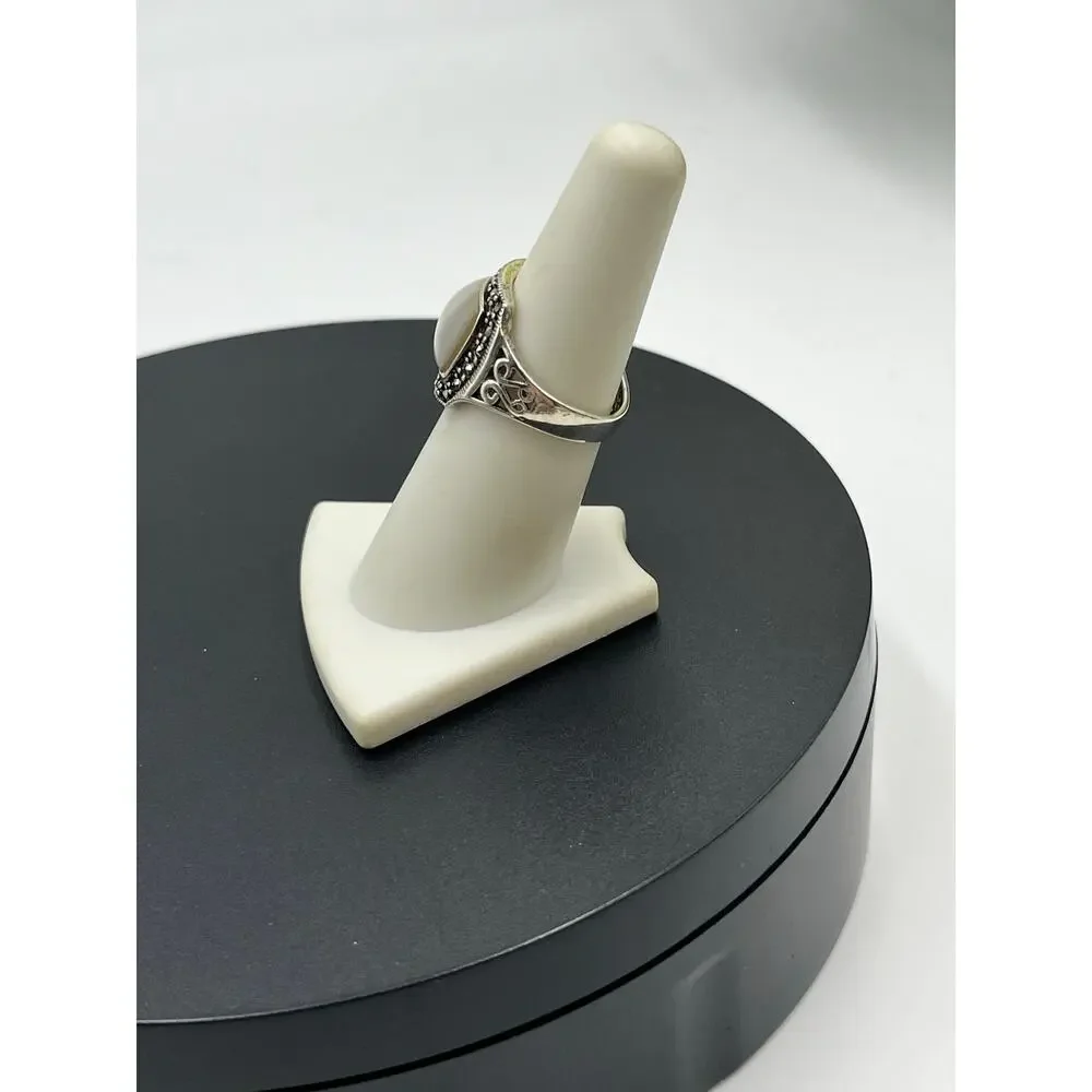 Sterling Silver 925‎ Cream Mother of Pearl and Marcasite Ring Sz 7.25